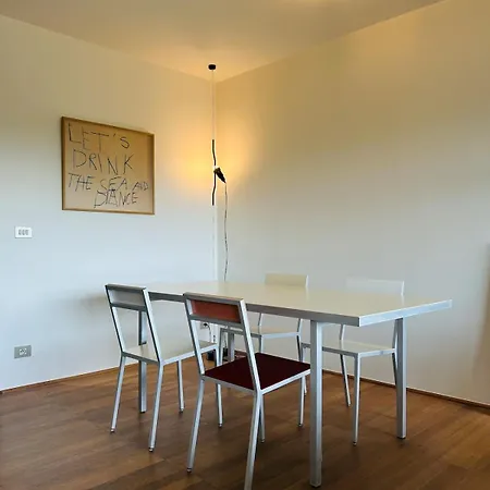 Sunny With A Beautiful View! Apartment